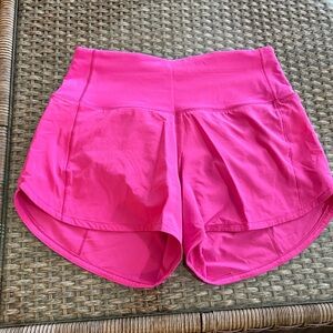 Lululemon Speed Up High Rise Lined Short 4” SZ 4 Sonic Pink